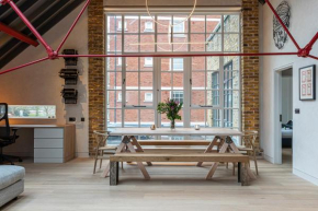 Stylish 2-bed loft apartment near Battersea Park, South London